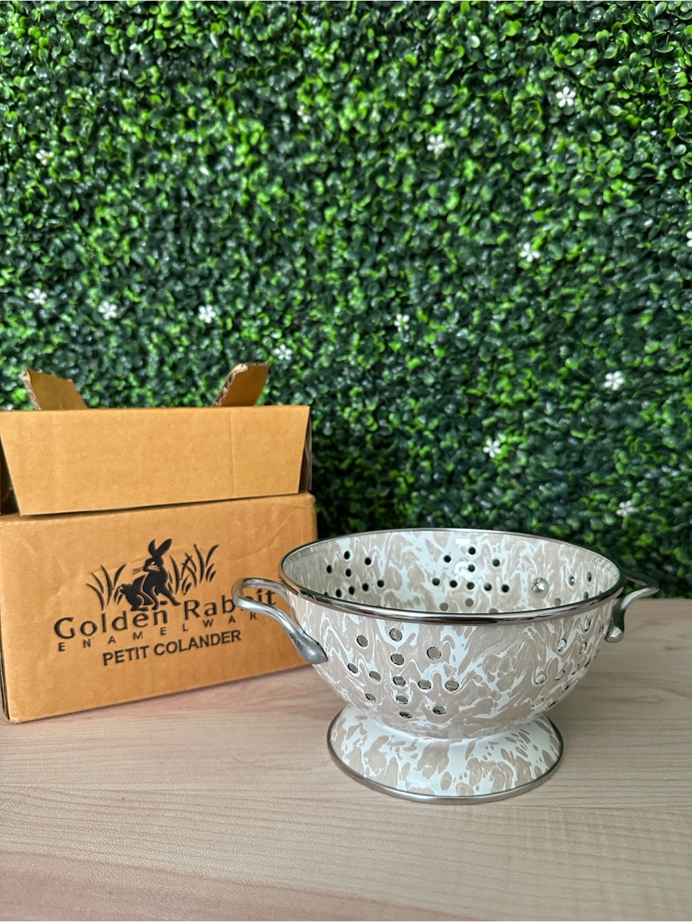 Golden Rabbit Enamelware Petite Colander 1 Quart